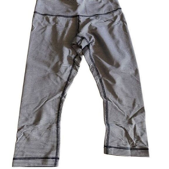 Lululemon ATHLETICA GINGHAM CAPRI PANT - Picture 1 of 3